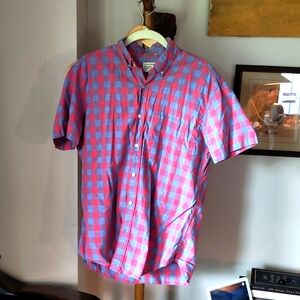Short sleeve button down
